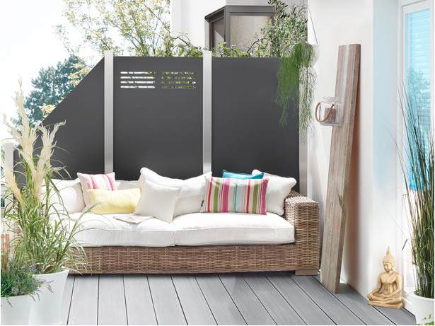 Moderner HPL Sichtschutz Moderner Sichtschutz im Garten